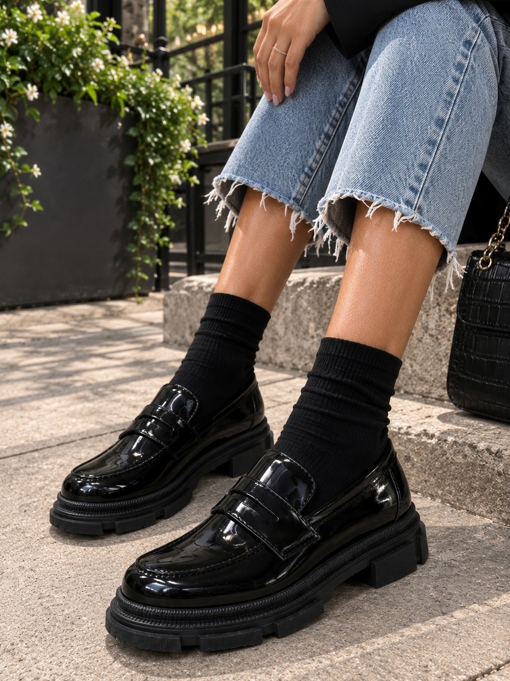 YETIER Black Patent Platform Penny Loafers Chunky Lug Sole Women's 7